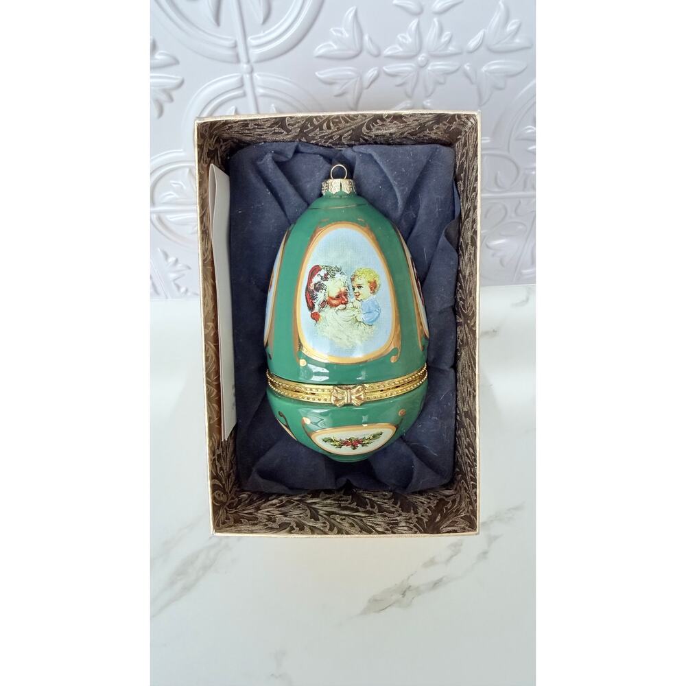 Mr. Christmas Valerie Parr Hill Musical Egg Ornament 2011 - Green